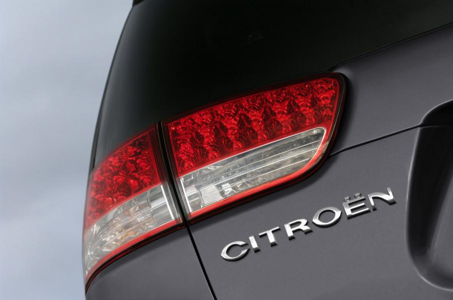  Citroen C-Crosser 2008 года  (фото 104 из 144)